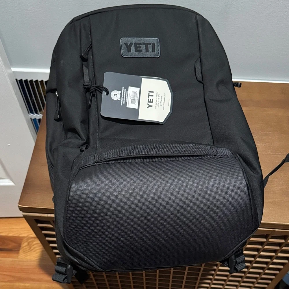 Yeti Crossroads 35L Backpack - Black - Picture 7 of 10
